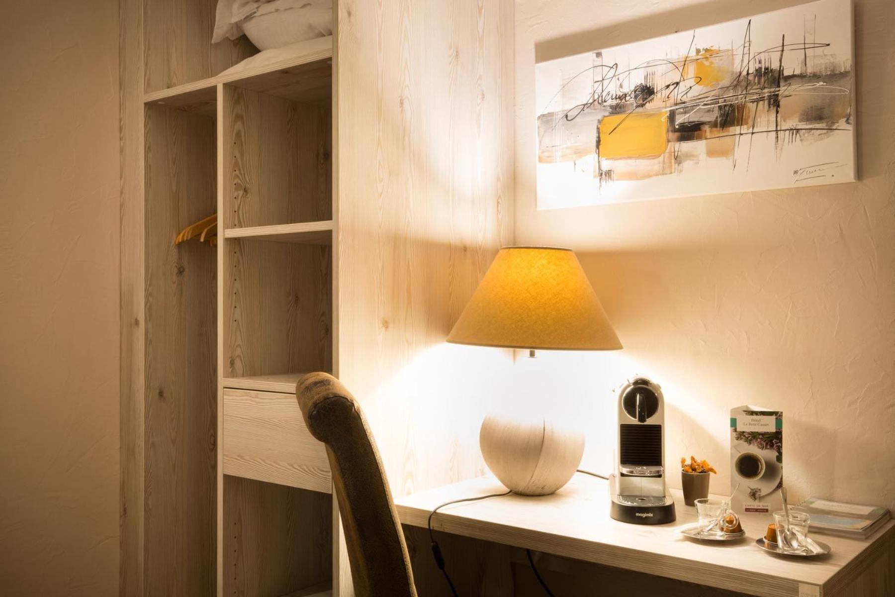 Logis Hotel Le Petit Casset La Boisse Стая снимка
