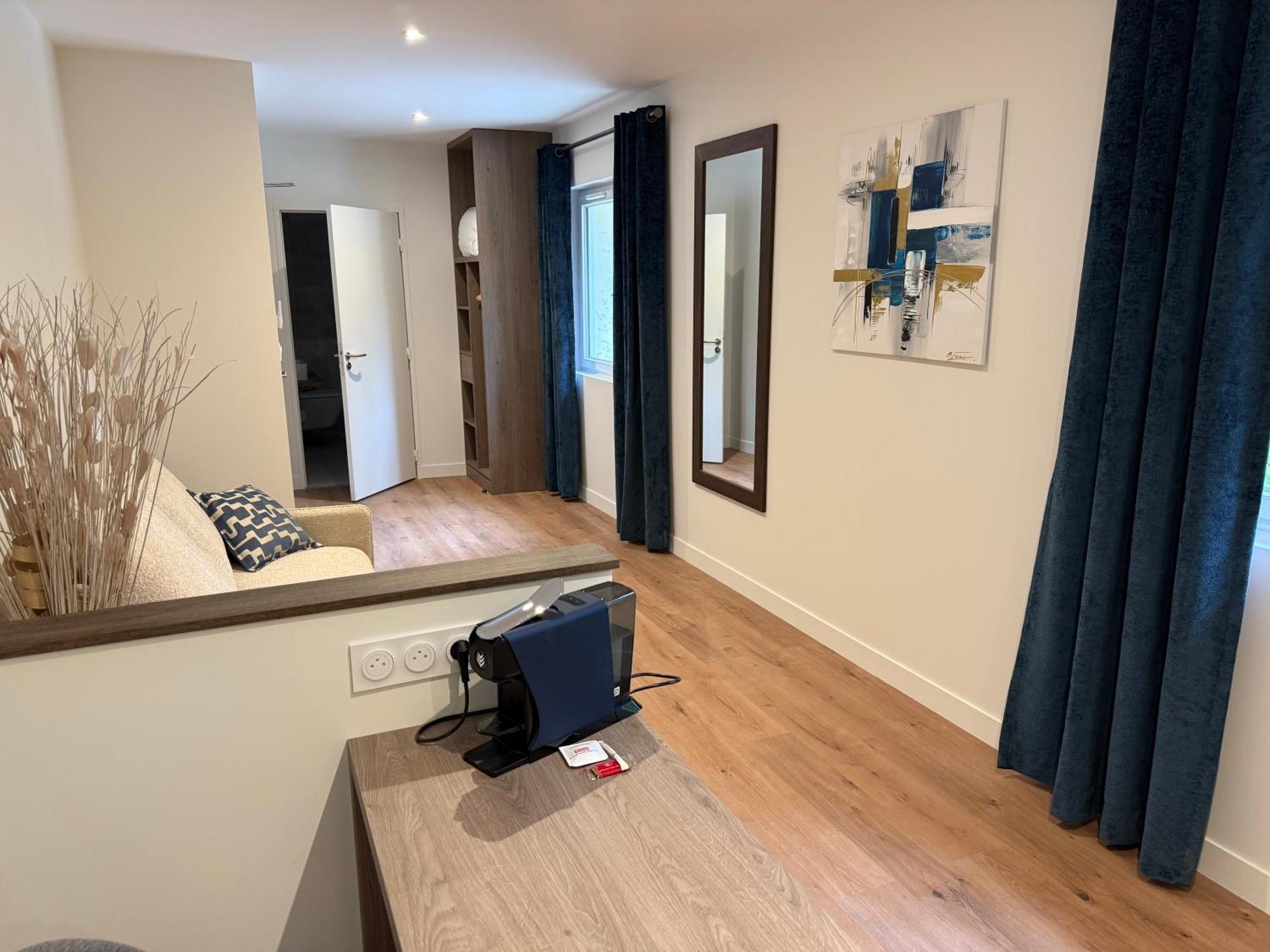 Logis Hotel Le Petit Casset La Boisse Екстериор снимка
