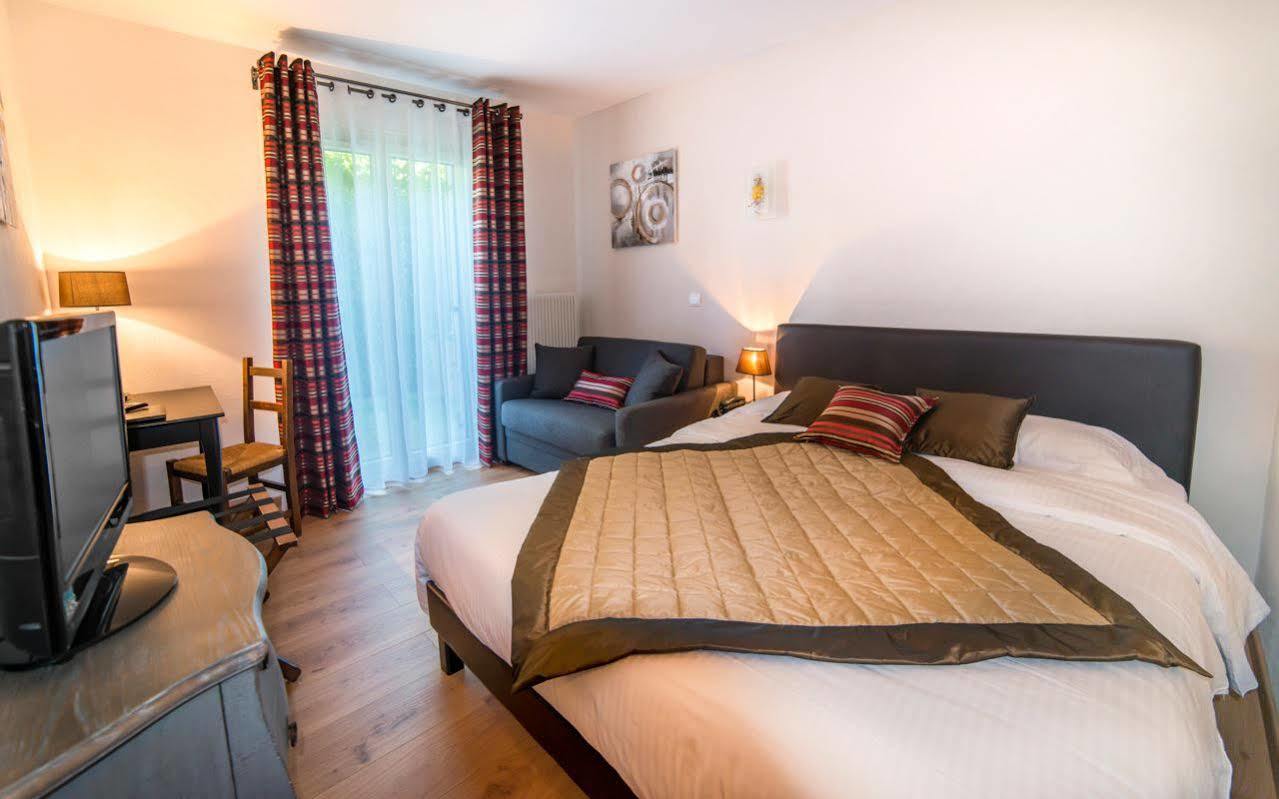 Logis Hotel Le Petit Casset La Boisse Екстериор снимка